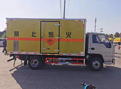 洋县爆破器材运输车工人安全操作规范与智能技术保障
